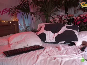 latina cam girl _deepthroatgalactica image #2608620