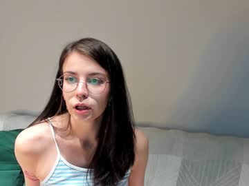latina cam girl aria_diaz image #2870263