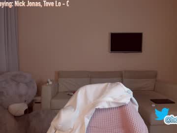 latina cam girl hollyextra image #941125