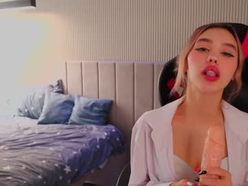 latina cam girl angella_kleee image #2814993