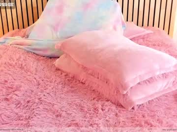 latina cam girl little_effy18 image #3114654