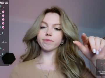 latina cam girl small_blondee image #3059881