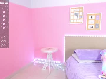 latina cam girl little_effy18 image #2036988