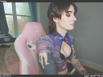 latina cam girl aynmarie image #3019311