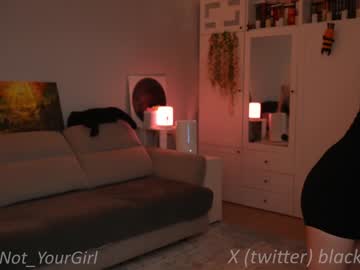 latina cam girl _blackbee_ image #4037368