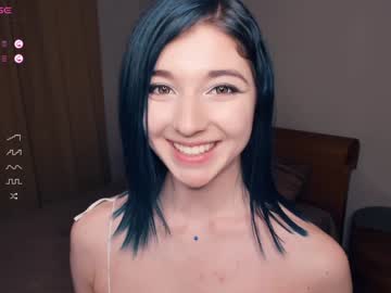 latina cam girl your_desssert image #3863401