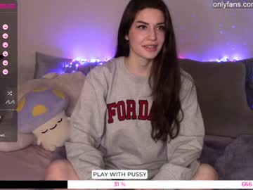 latina cam girl mari_and_jandro image #2574071
