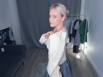 latina cam girl lili_summer image #3753896