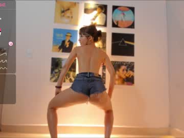 latina cam girl little_effy18 image #3400870