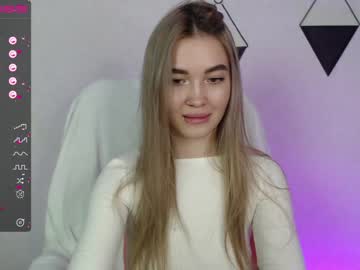 latina cam girl yourvirusqueen_ image #1430236