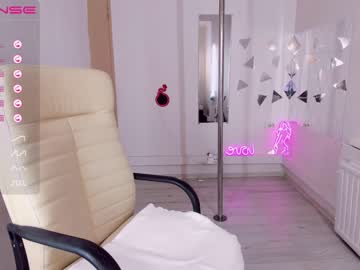 latina cam girl lily_ewing image #1934498