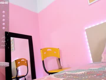 latina cam girl little_effy18 image #1903651