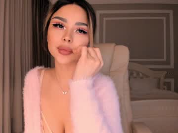 latina cam girl bae_suz image #916374
