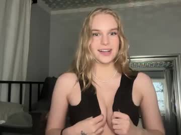 latina cam girl hijanett image #4711346