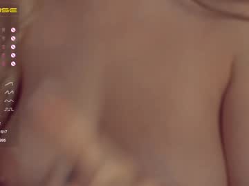 latina cam girl mia_milagros image #5620