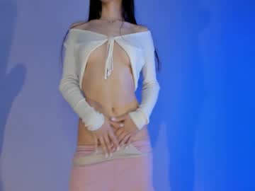 latina cam girl neferpita image #3184386