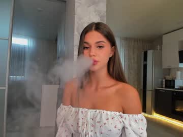 latina cam girl mia_devill image #3179189