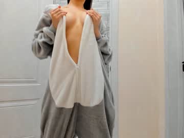 latina cam girl emilybatee image #2599565