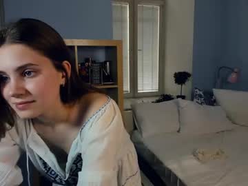 latina cam girl youne_and_beautiful image #2778241