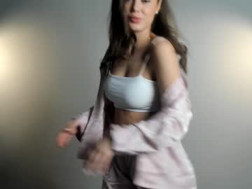 latina cam girl brittcubitt image #4273359