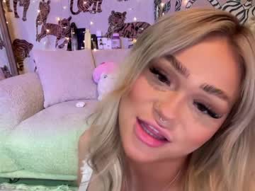 latina cam girl ari_02 image #4536960