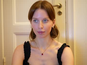 latina cam girl ellaa91 image #2078601