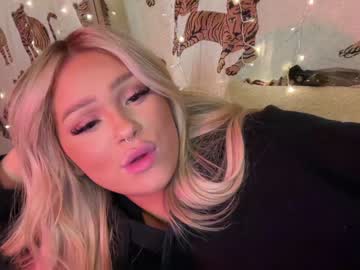 latina cam girl ari_02 image #4311506