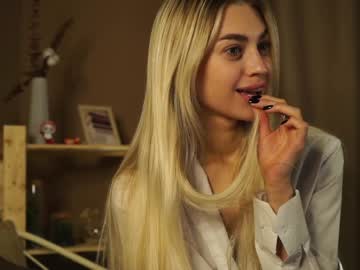 latina cam girl cuteelsa_ image #3542199