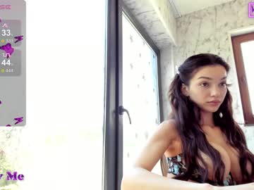 latina cam girl sassyt33n image #4509860