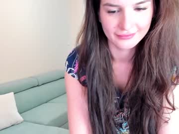 latina cam girl elaanna image #2739790