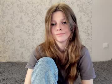 latina cam girl alainaestrada image #3660798