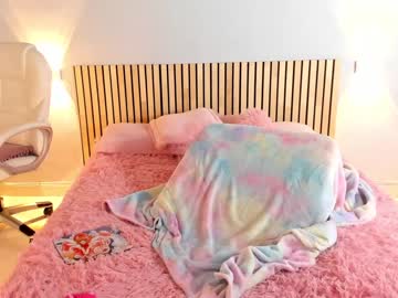 latina cam girl little_effy18 image #3143410