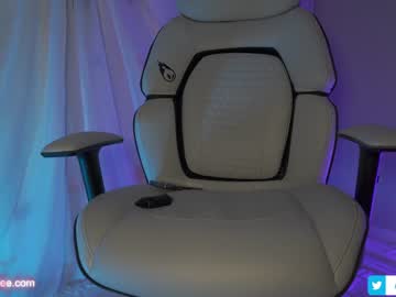 latina cam girl maggielovieee image #4005815