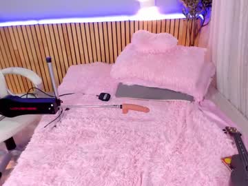 latina cam girl little_effy18 image #4596572
