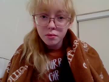 latina cam girl blonde_katie image #4110642