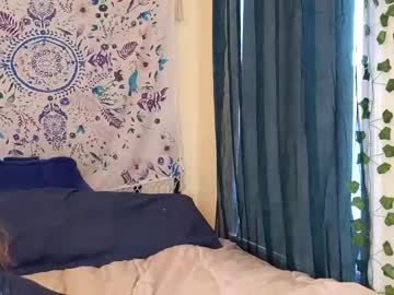 latina cam girl _heytheredelilah image #1973791