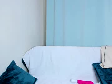 latina cam girl yana_squrel_22 image #345019