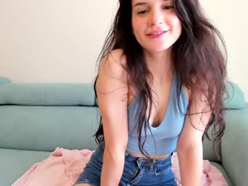 latina cam girl elaanna image #3394363