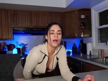 latina cam couple ari_lovexo image #4029229