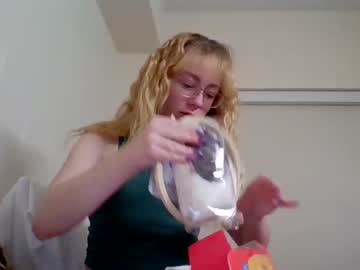 latina cam girl blonde_katie image #4450171