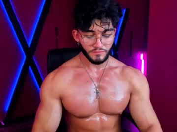 merlin_muscular latina cam