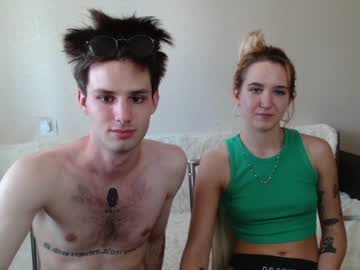 latina cam couple lui_and_jasmin image #1436931