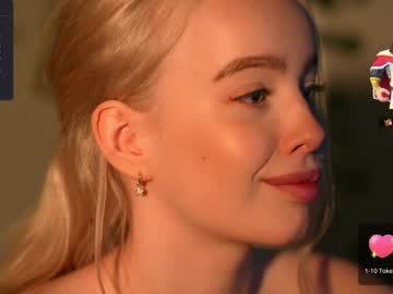 latina cam girl mother__of__dragons image #4022733