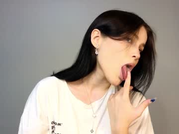 latina cam girl kr1stinarrow image #3185372