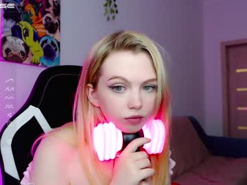 latina cam girl small_blondee image #2578436