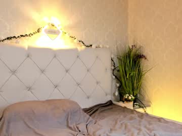 shy_starlight latina cam