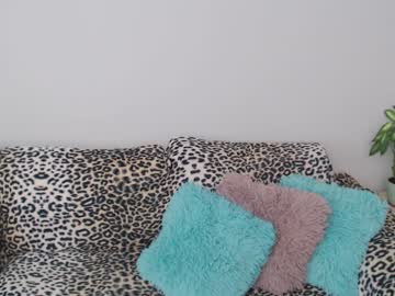 latina cam girl emerald_kittycat image #3685771