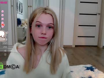 latina cam girl small_blondee image #2231028