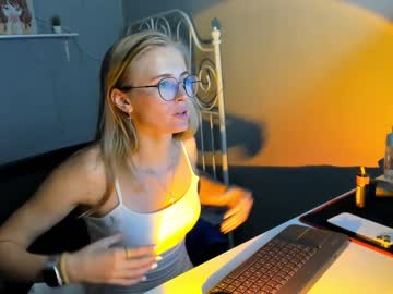 latina cam girl linellali image #1634418