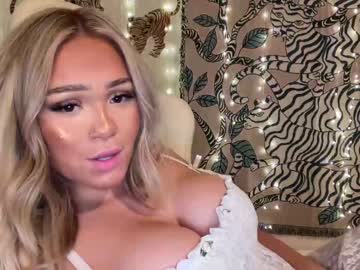 latina cam girl ari_02 image #3531786